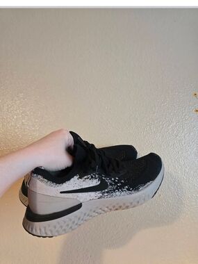 Nike Epic React Fly Knit Running Sneakers